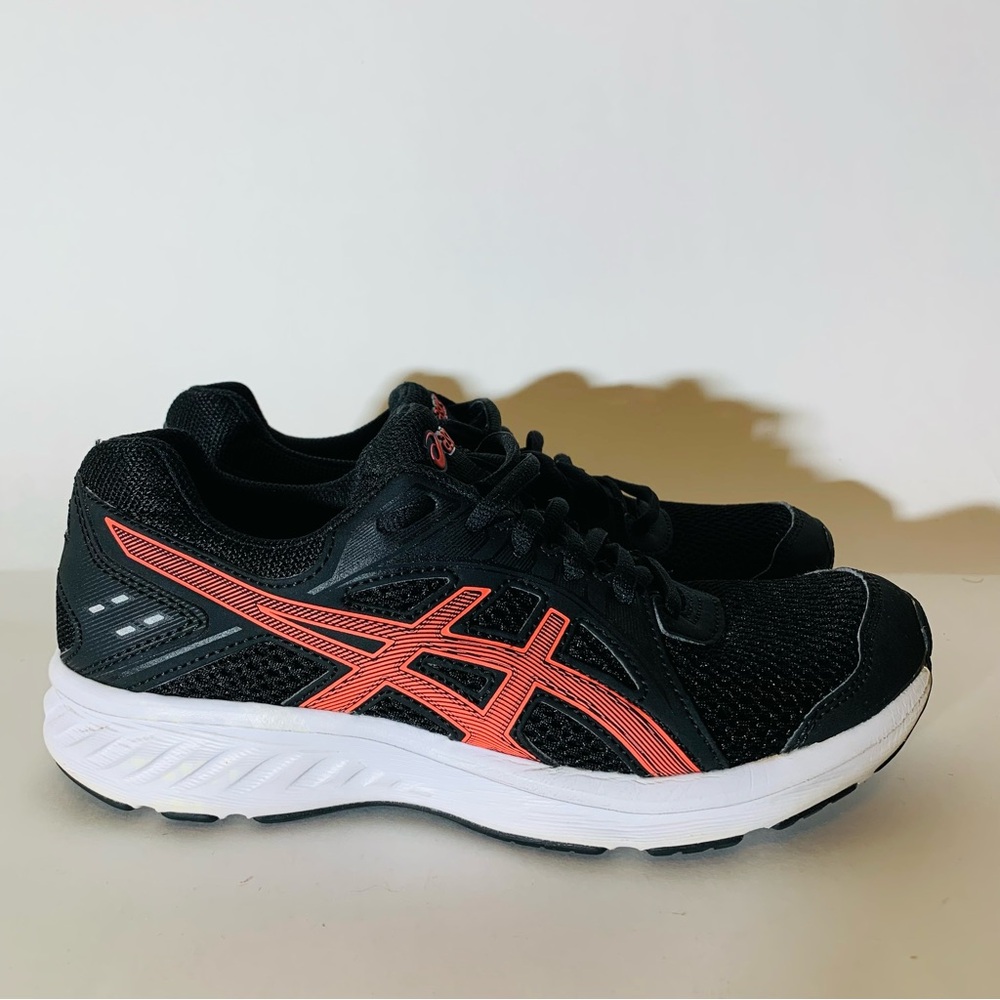 ASICS - Picture 2 of 9